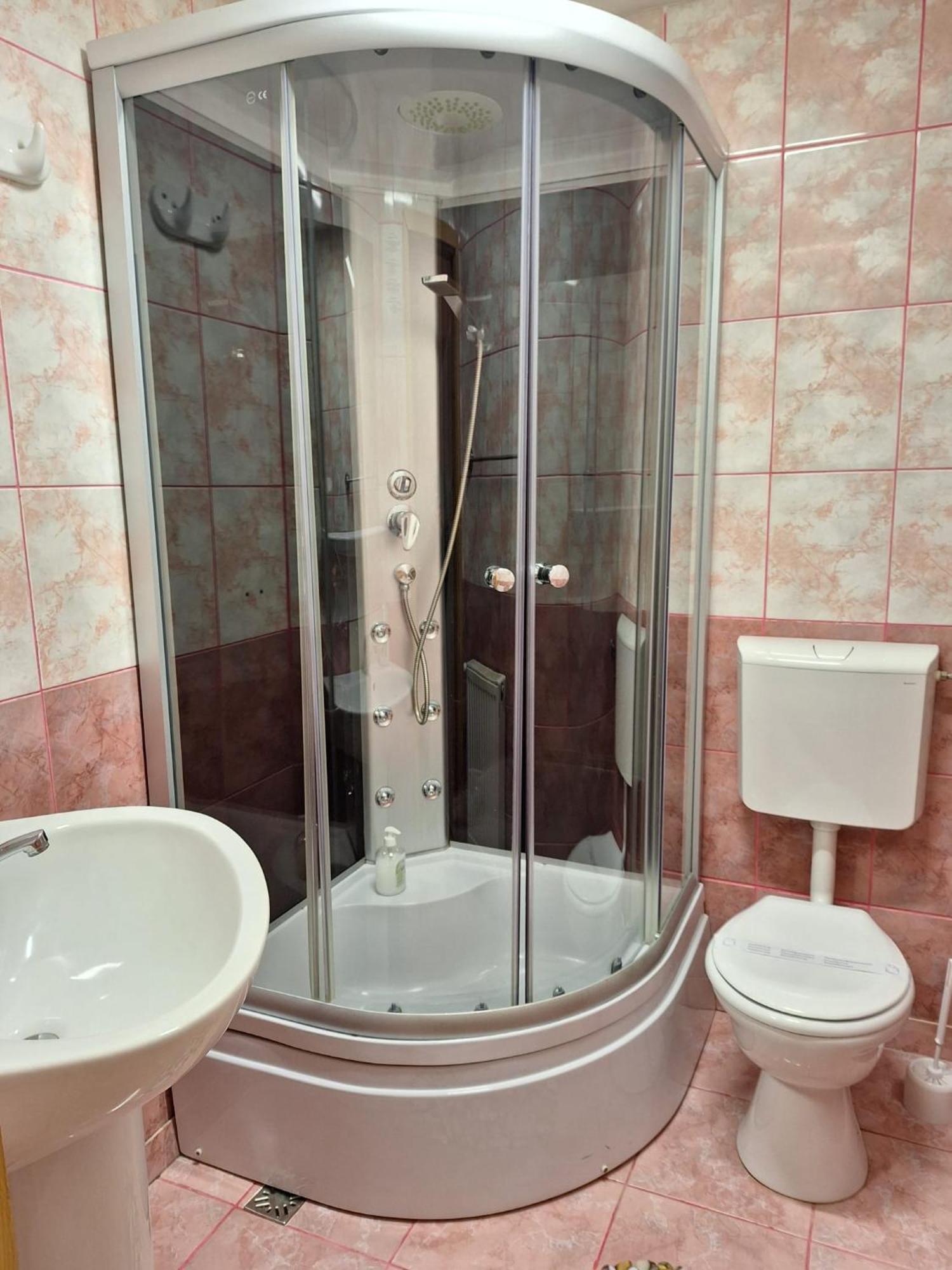 Pensiunea Bendorfeanu Răşinari Exterior foto