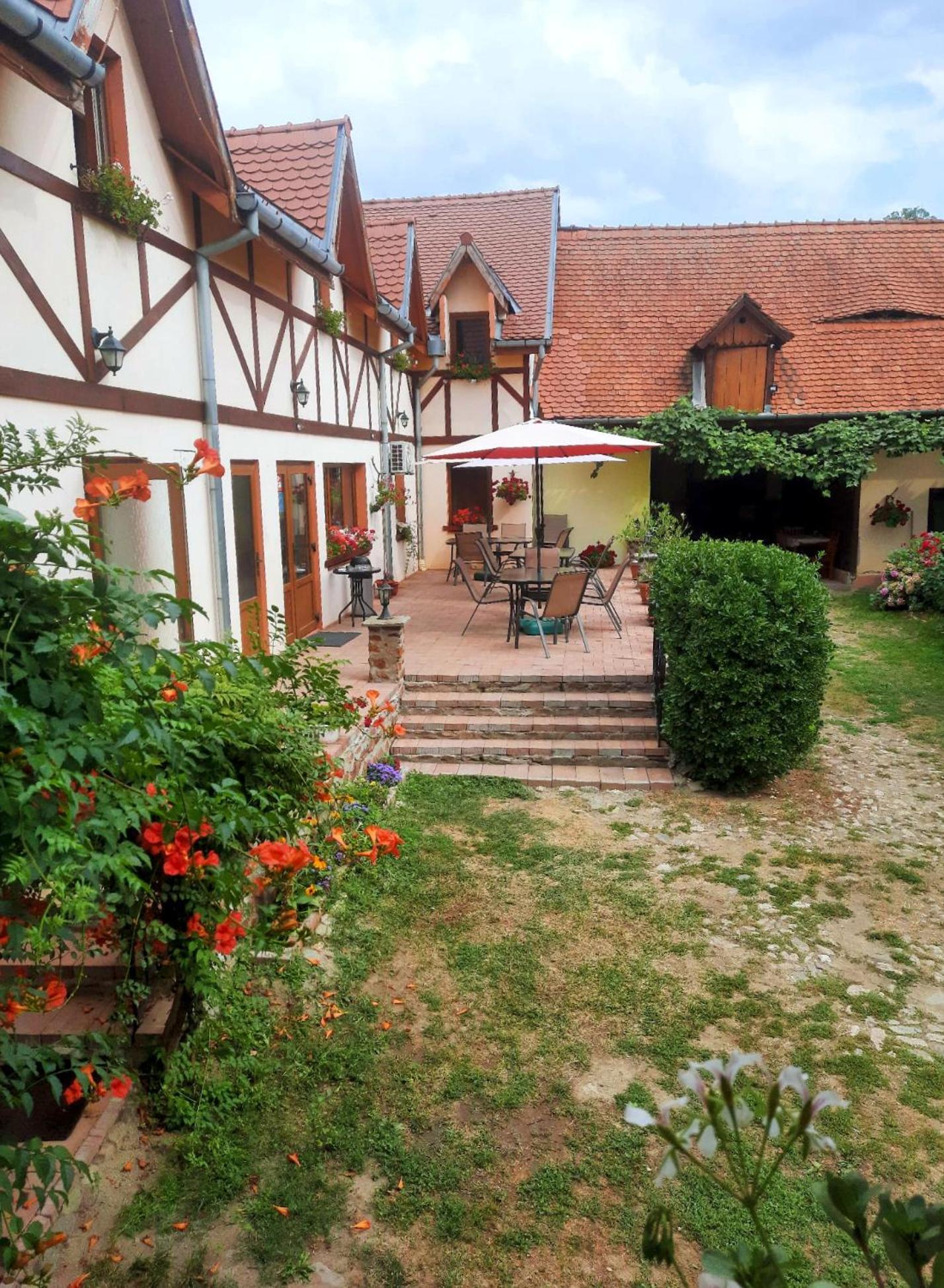 Pensiunea Bendorfeanu Răşinari Exterior foto